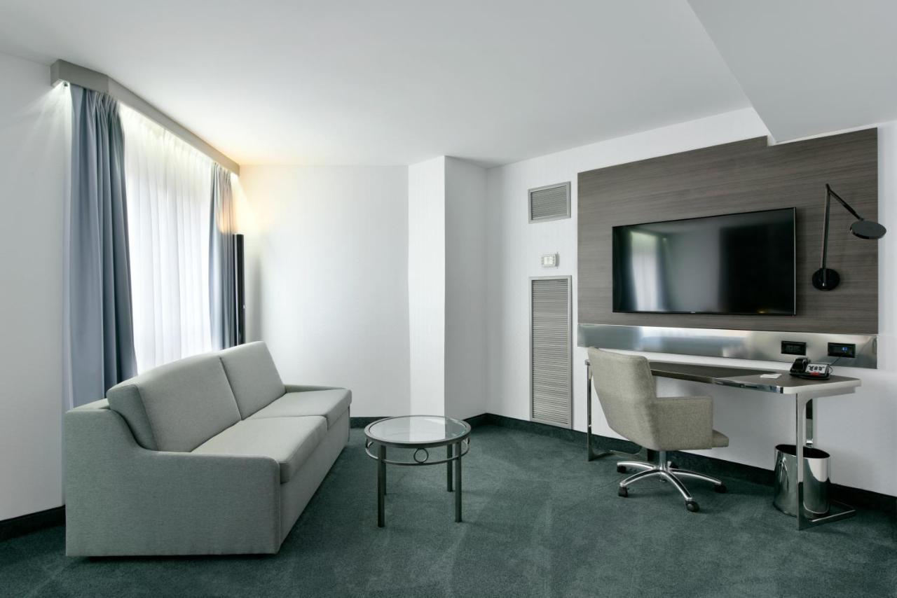 Doubletree By Hilton Ottawa Downtown Hotel Eksteriør billede